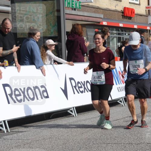 15.09.2024 - PSD Bank Halbmarathon Michael Strokosch http://msf.ph/oto/7077887 15.09.2024 12:19:09 Ziel 1728, 1729, 1828, 2412, 2821, 3103, 3106, 3373, 3419, 3446, 3447, 3500, 3561 meine-sportfotos.de