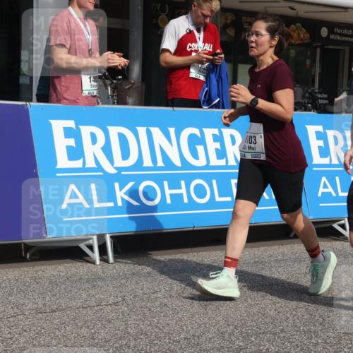 15.09.2024 - PSD Bank Halbmarathon Michael Strokosch http://msf.ph/oto/7077922 15.09.2024 12:19:11 Ziel 1728, 1828, 2412, 3092, 3103, 3106, 3373, 3419, 3446, 3447 meine-sportfotos.de