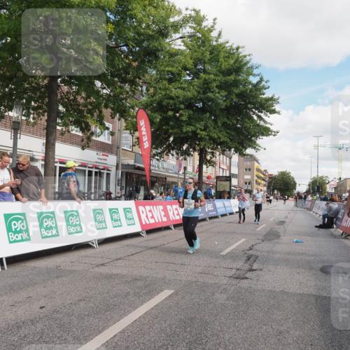 15.09.2024 - PSD Bank Halbmarathon Miley Keyser http://msf.ph/oto/7077945 15.09.2024 12:38:57 Ziel 3123, 3332, 3333, 3381 meine-sportfotos.de