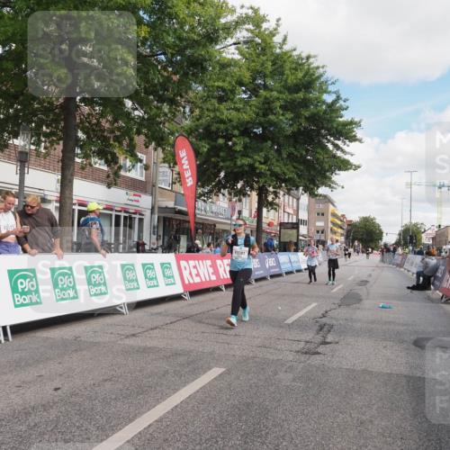 15.09.2024 - PSD Bank Halbmarathon Miley Keyser http://msf.ph/oto/7077949 15.09.2024 12:38:57 Ziel 3123, 3332, 3333, 3381 meine-sportfotos.de