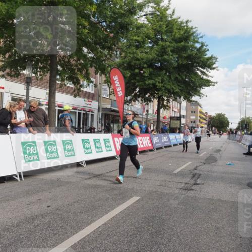 15.09.2024 - PSD Bank Halbmarathon Miley Keyser http://msf.ph/oto/7077953 15.09.2024 12:38:58 Ziel 3123, 3332, 3333, 3381 meine-sportfotos.de