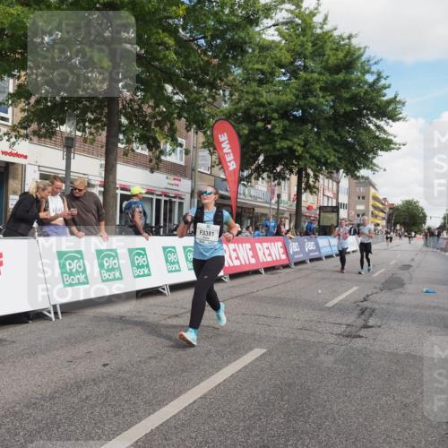 15.09.2024 - PSD Bank Halbmarathon Miley Keyser http://msf.ph/oto/7077969 15.09.2024 12:38:58 Ziel 3123, 3332, 3333, 3381 meine-sportfotos.de