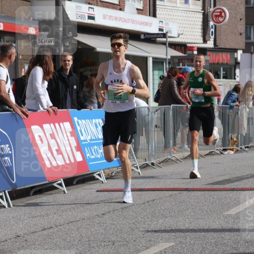 15.09.2024 - PSD Bank Halbmarathon Michael Strokosch http://msf.ph/oto/7077971 15.09.2024 11:12:05 Ziel 503, 506, 530, 537, 545 meine-sportfotos.de