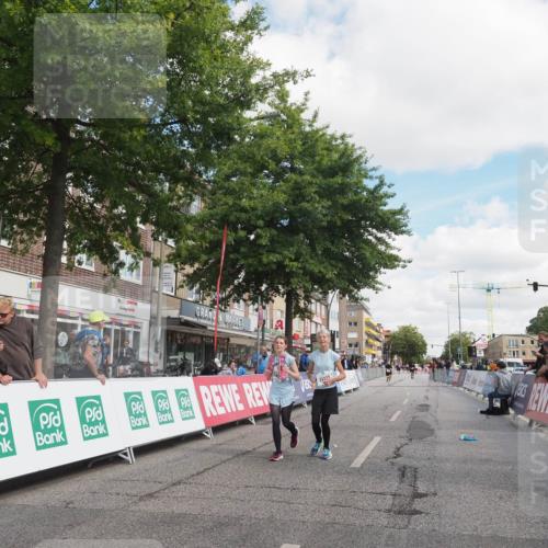 15.09.2024 - PSD Bank Halbmarathon Miley Keyser http://msf.ph/oto/7077973 15.09.2024 12:39:00 Ziel 3123, 3332, 3333, 3381 meine-sportfotos.de