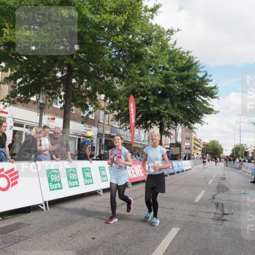 15.09.2024 - PSD Bank Halbmarathon Miley Keyser http://msf.ph/oto/7078010 15.09.2024 12:39:02 Ziel 3123, 3332, 3333, 3381 meine-sportfotos.de