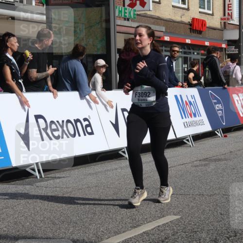 15.09.2024 - PSD Bank Halbmarathon Michael Strokosch http://msf.ph/oto/7078017 15.09.2024 12:19:22 Ziel 1613, 2867, 3092, 3373 meine-sportfotos.de