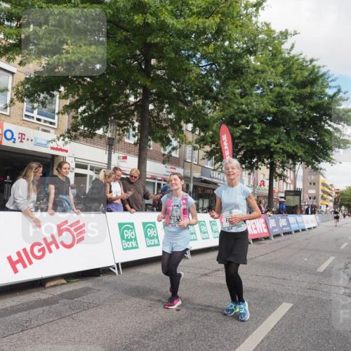15.09.2024 - PSD Bank Halbmarathon Miley Keyser http://msf.ph/oto/7078024 15.09.2024 12:39:02 Ziel 3123, 3332, 3333, 3381 meine-sportfotos.de