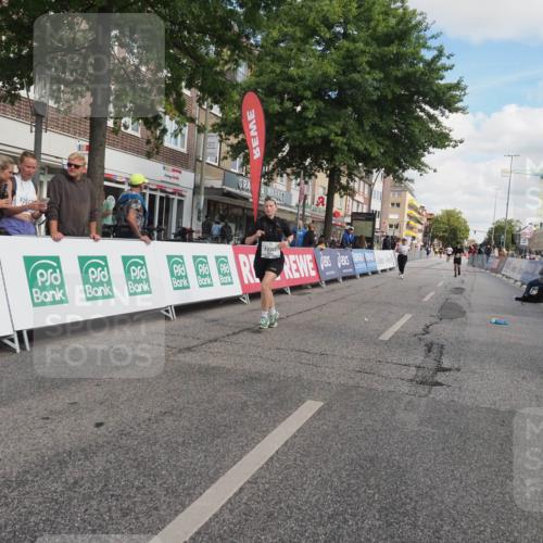 15.09.2024 - PSD Bank Halbmarathon Miley Keyser http://msf.ph/oto/7078037 15.09.2024 12:39:12 Ziel 3332, 3333, 3367 meine-sportfotos.de