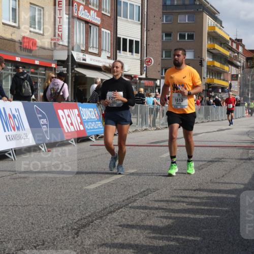 15.09.2024 - PSD Bank Halbmarathon Michael Strokosch http://msf.ph/oto/7078060 15.09.2024 12:19:29 Ziel 1613, 2867, 3092 meine-sportfotos.de