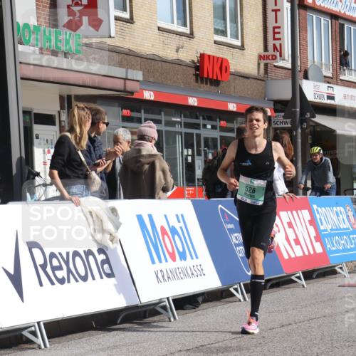 15.09.2024 - PSD Bank Halbmarathon Michael Strokosch http://msf.ph/oto/7078089 15.09.2024 11:12:15 Ziel 503, 506, 526, 530 meine-sportfotos.de