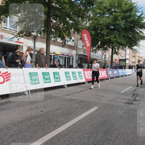 15.09.2024 - PSD Bank Halbmarathon Miley Keyser http://msf.ph/oto/7078112 15.09.2024 12:39:18 Ziel 2523, 2954, 3367 meine-sportfotos.de