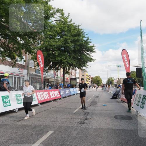 15.09.2024 - PSD Bank Halbmarathon Miley Keyser http://msf.ph/oto/7078122 15.09.2024 12:39:19 Ziel 2523, 2954, 3367 meine-sportfotos.de