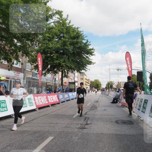 15.09.2024 - PSD Bank Halbmarathon Miley Keyser http://msf.ph/oto/7078131 15.09.2024 12:39:20 Ziel 2523, 2954, 3367 meine-sportfotos.de