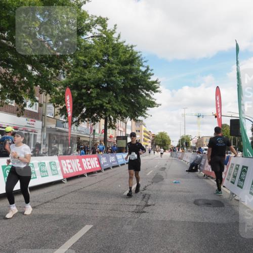 15.09.2024 - PSD Bank Halbmarathon Miley Keyser http://msf.ph/oto/7078135 15.09.2024 12:39:20 Ziel 2523, 2954, 3367 meine-sportfotos.de