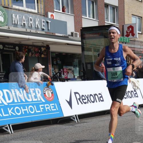 15.09.2024 - PSD Bank Halbmarathon Michael Strokosch http://msf.ph/oto/7078174 15.09.2024 11:12:28 Ziel 498, 509, 526, 528, 534, 838, 841 meine-sportfotos.de