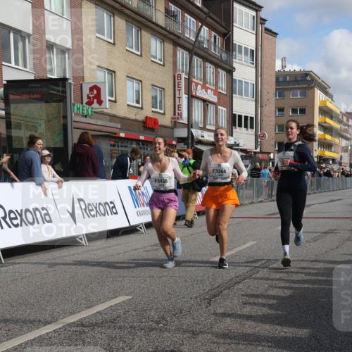 15.09.2024 - PSD Bank Halbmarathon Michael Strokosch http://msf.ph/oto/7078199 15.09.2024 12:19:45 Ziel 2025, 2903, 3394, 3436 meine-sportfotos.de