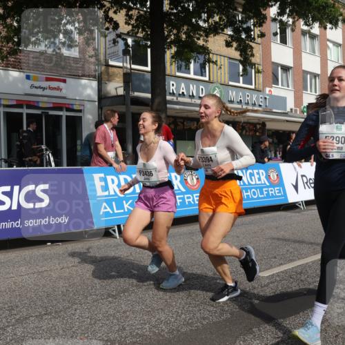 15.09.2024 - PSD Bank Halbmarathon Michael Strokosch http://msf.ph/oto/7078229 15.09.2024 12:19:46 Ziel 2025, 2903, 3394, 3436 meine-sportfotos.de