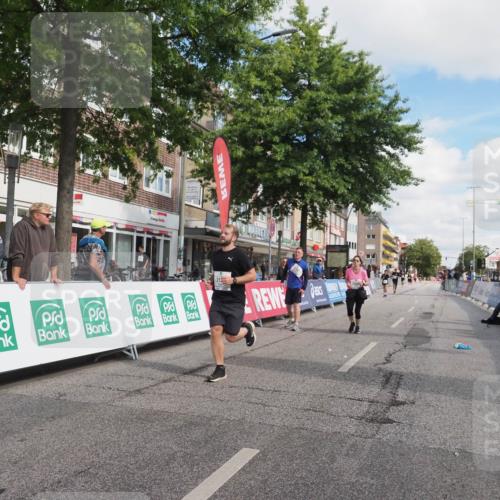 15.09.2024 - PSD Bank Halbmarathon Miley Keyser http://msf.ph/oto/7078261 15.09.2024 12:39:46 Ziel 2094, 2137, 3297 meine-sportfotos.de
