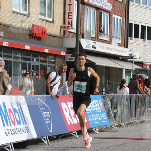 15.09.2024 - PSD Bank Halbmarathon Michael Strokosch http://msf.ph/oto/7078268 15.09.2024 11:12:39 Ziel 498, 509, 528, 534, 554, 566, 838, 841 meine-sportfotos.de