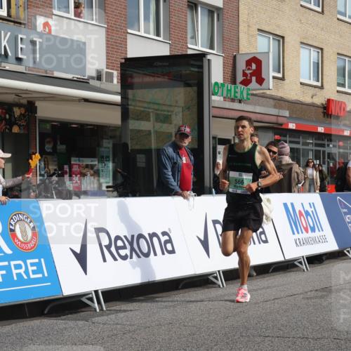 15.09.2024 - PSD Bank Halbmarathon Michael Strokosch http://msf.ph/oto/7078283 15.09.2024 11:12:39 Ziel 498, 509, 528, 534, 554, 566, 838, 841 meine-sportfotos.de