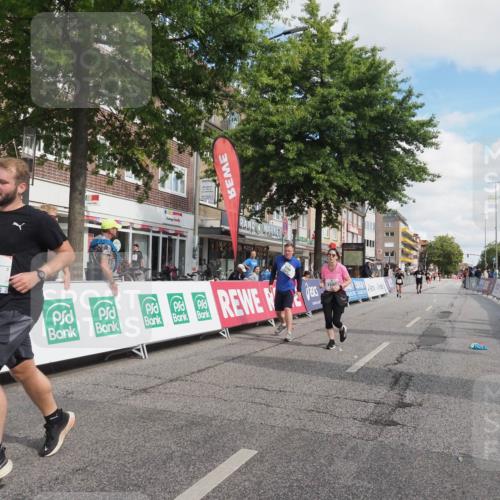 15.09.2024 - PSD Bank Halbmarathon Miley Keyser http://msf.ph/oto/7078284 15.09.2024 12:39:47 Ziel 2094, 2125, 2137, 3297 meine-sportfotos.de