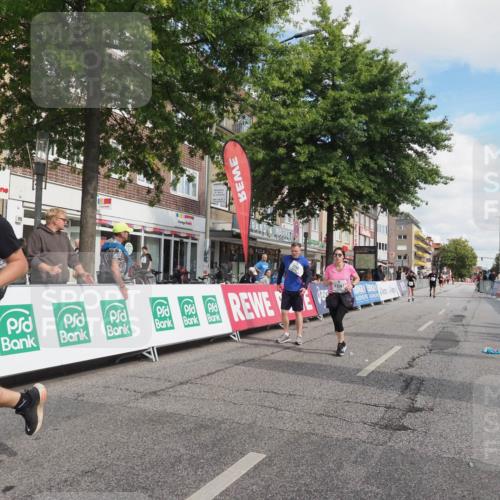 15.09.2024 - PSD Bank Halbmarathon Miley Keyser http://msf.ph/oto/7078288 15.09.2024 12:39:47 Ziel 2094, 2125, 2137, 3297 meine-sportfotos.de