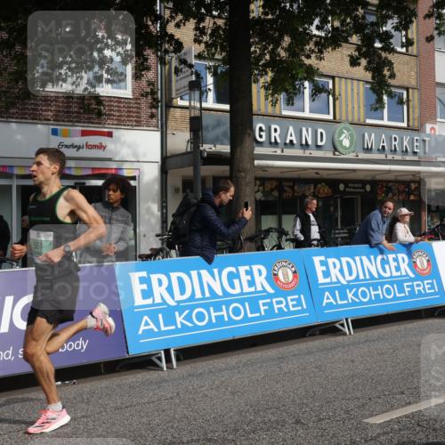 15.09.2024 - PSD Bank Halbmarathon Michael Strokosch http://msf.ph/oto/7078300 15.09.2024 11:12:41 Ziel 528, 534, 554, 566, 838, 841 meine-sportfotos.de
