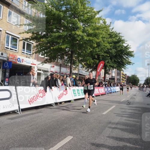 15.09.2024 - PSD Bank Halbmarathon Miley Keyser http://msf.ph/oto/7078439 15.09.2024 11:36:25 Ziel 748, 944, 1212, 1439, 2631 meine-sportfotos.de