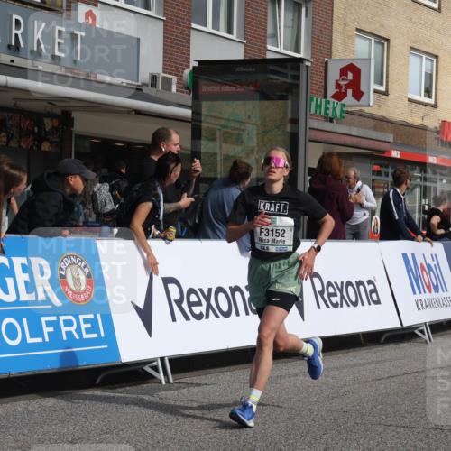 15.09.2024 - PSD Bank Halbmarathon Michael Strokosch http://msf.ph/oto/7078445 15.09.2024 12:20:13 Ziel 1284, 2215, 2295, 2543, 2739, 3085, 3152, 3231, 3540 meine-sportfotos.de