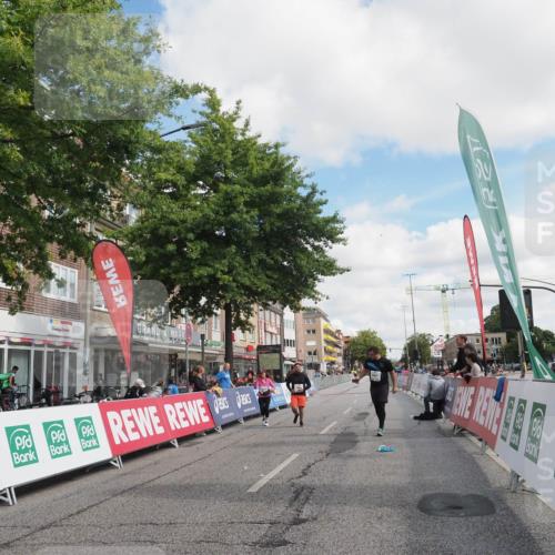 15.09.2024 - PSD Bank Halbmarathon Miley Keyser http://msf.ph/oto/7078472 15.09.2024 12:40:20 Ziel 1668, 2395, 2428, 3499 meine-sportfotos.de