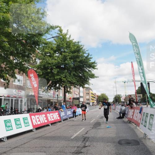 15.09.2024 - PSD Bank Halbmarathon Miley Keyser http://msf.ph/oto/7078476 15.09.2024 12:40:20 Ziel 1668, 2395, 2428, 3499 meine-sportfotos.de