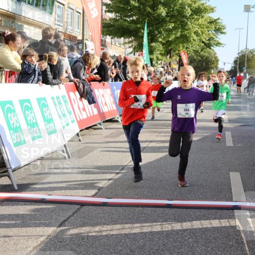 15.09.2024 - PSD Bank Halbmarathon Strokosch-Dieckow http://msf.ph/oto/7078479 15.09.2024 10:31:21 Ziel 24, 25, 38, 104, 105, 126, 141, 207, 277, 287 meine-sportfotos.de
