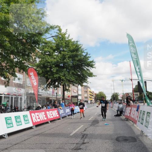 15.09.2024 - PSD Bank Halbmarathon Miley Keyser http://msf.ph/oto/7078482 15.09.2024 12:40:20 Ziel 1668, 2395, 2428, 3499 meine-sportfotos.de