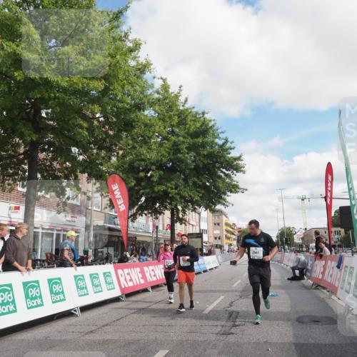 15.09.2024 - PSD Bank Halbmarathon Miley Keyser http://msf.ph/oto/7078521 15.09.2024 12:40:23 Ziel 1668, 2395, 2428, 3499 meine-sportfotos.de