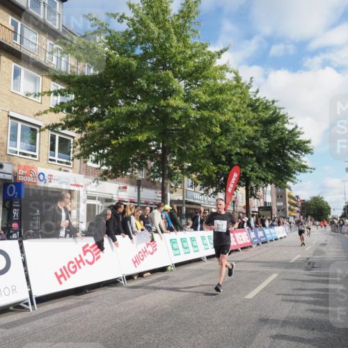 15.09.2024 - PSD Bank Halbmarathon Miley Keyser http://msf.ph/oto/7078532 15.09.2024 11:36:35 Ziel 748, 757, 1212, 1361, 1383, 2631 meine-sportfotos.de