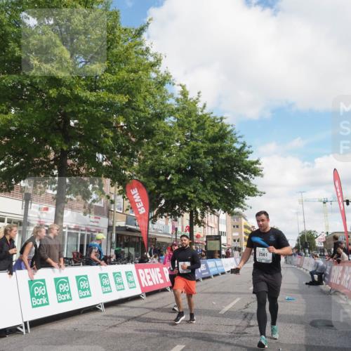 15.09.2024 - PSD Bank Halbmarathon Miley Keyser http://msf.ph/oto/7078538 15.09.2024 12:40:24 Ziel 1668, 2395, 2428, 3499 meine-sportfotos.de