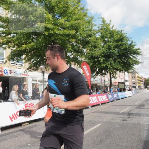 15.09.2024 - PSD Bank Halbmarathon Miley Keyser http://msf.ph/oto/7078589 15.09.2024 12:40:25 Ziel 1668, 2395, 2428, 3499 meine-sportfotos.de
