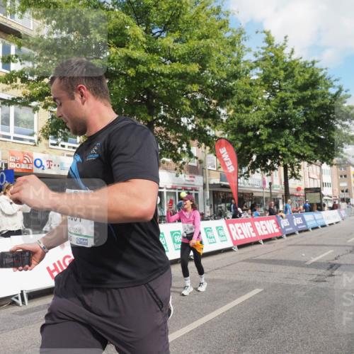 15.09.2024 - PSD Bank Halbmarathon Miley Keyser http://msf.ph/oto/7078594 15.09.2024 12:40:25 Ziel 1668, 2395, 2428, 3499 meine-sportfotos.de