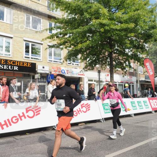 15.09.2024 - PSD Bank Halbmarathon Miley Keyser http://msf.ph/oto/7078609 15.09.2024 12:40:26 Ziel 1668, 2428, 3499 meine-sportfotos.de