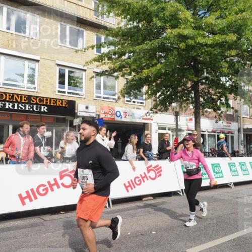 15.09.2024 - PSD Bank Halbmarathon Miley Keyser http://msf.ph/oto/7078613 15.09.2024 12:40:26 Ziel 1668, 2428, 3499 meine-sportfotos.de