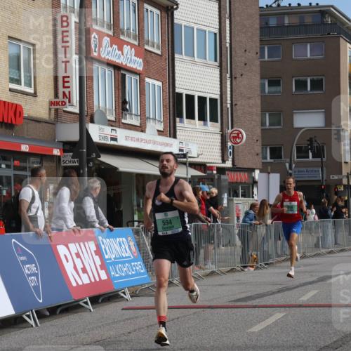 15.09.2024 - PSD Bank Halbmarathon Michael Strokosch http://msf.ph/oto/7078642 15.09.2024 11:13:22 Ziel 553, 555, 556, 594, 657 meine-sportfotos.de