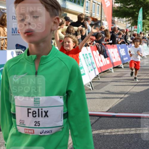 15.09.2024 - PSD Bank Halbmarathon Strokosch-Dieckow http://msf.ph/oto/7078658 15.09.2024 10:31:25 Ziel 24, 25, 39, 72, 104, 105, 126, 141, 163, 191, 277, 287 meine-sportfotos.de