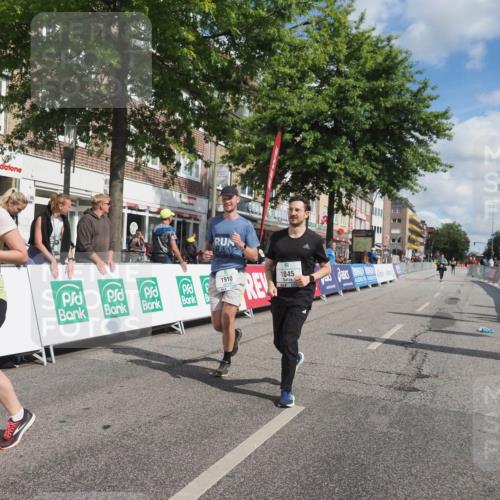15.09.2024 - PSD Bank Halbmarathon Miley Keyser http://msf.ph/oto/7078680 15.09.2024 12:41:01 Ziel 1845, 1910, 3444 meine-sportfotos.de