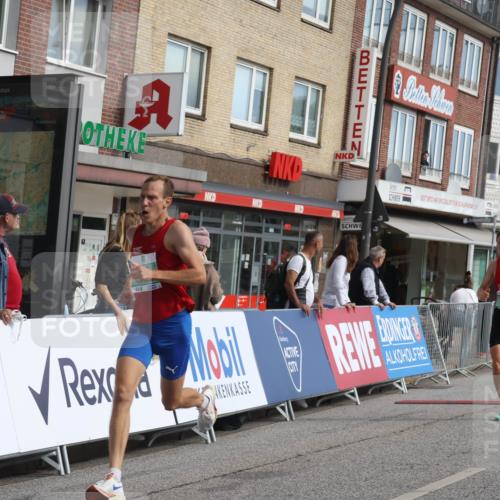 15.09.2024 - PSD Bank Halbmarathon Michael Strokosch http://msf.ph/oto/7078681 15.09.2024 11:13:25 Ziel 553, 555, 556, 594, 603, 657 meine-sportfotos.de