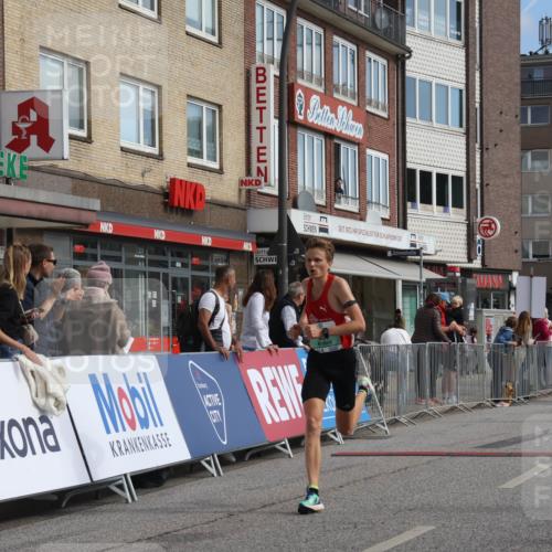 15.09.2024 - PSD Bank Halbmarathon Michael Strokosch http://msf.ph/oto/7078691 15.09.2024 11:13:25 Ziel 553, 555, 556, 594, 603, 657 meine-sportfotos.de