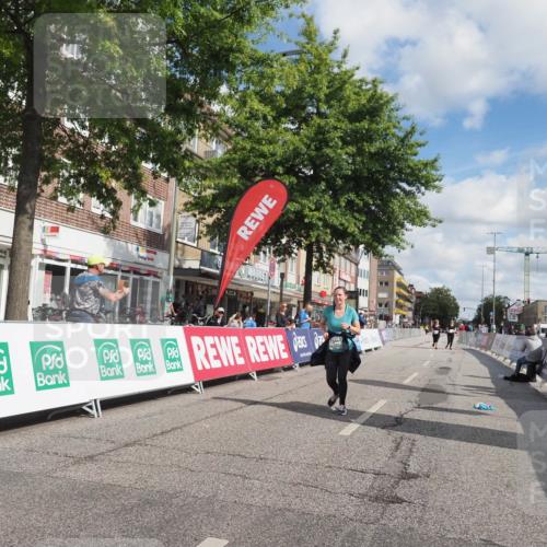 15.09.2024 - PSD Bank Halbmarathon Miley Keyser http://msf.ph/oto/7078700 15.09.2024 12:41:11 Ziel 1845, 1910, 3444, 3462 meine-sportfotos.de