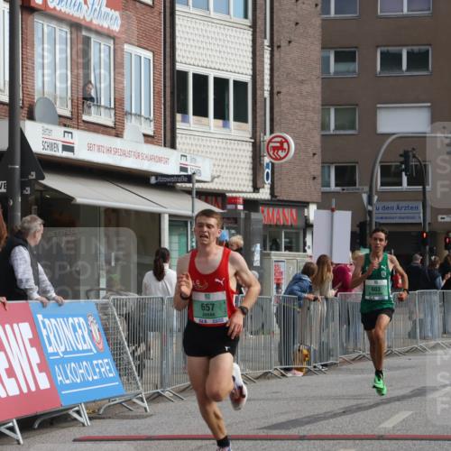 15.09.2024 - PSD Bank Halbmarathon Michael Strokosch http://msf.ph/oto/7078718 15.09.2024 11:13:28 Ziel 553, 555, 556, 594, 603, 657 meine-sportfotos.de