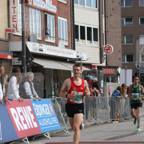 15.09.2024 - PSD Bank Halbmarathon Michael Strokosch http://msf.ph/oto/7078722 15.09.2024 11:13:28 Ziel 553, 555, 556, 594, 603, 657 meine-sportfotos.de