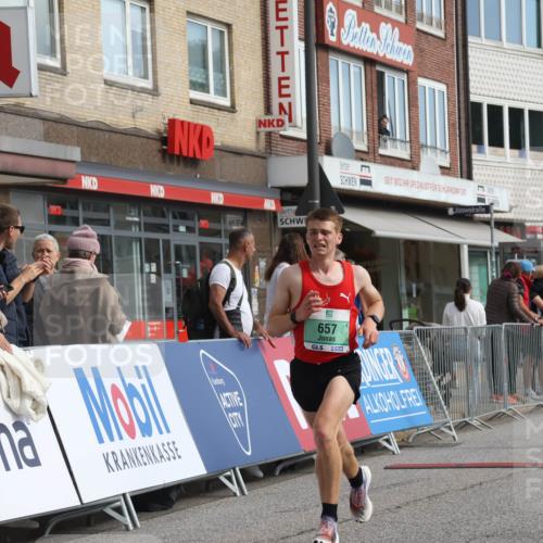 15.09.2024 - PSD Bank Halbmarathon Michael Strokosch http://msf.ph/oto/7078733 15.09.2024 11:13:28 Ziel 553, 555, 556, 594, 603, 657 meine-sportfotos.de