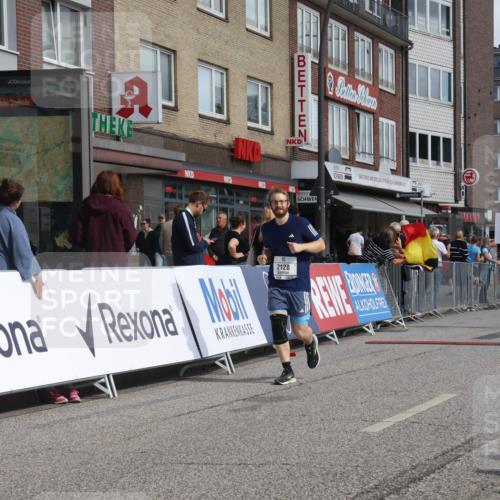 15.09.2024 - PSD Bank Halbmarathon Michael Strokosch http://msf.ph/oto/7078744 15.09.2024 12:20:43 Ziel 2070, 2128, 2325, 2957, 3032 meine-sportfotos.de